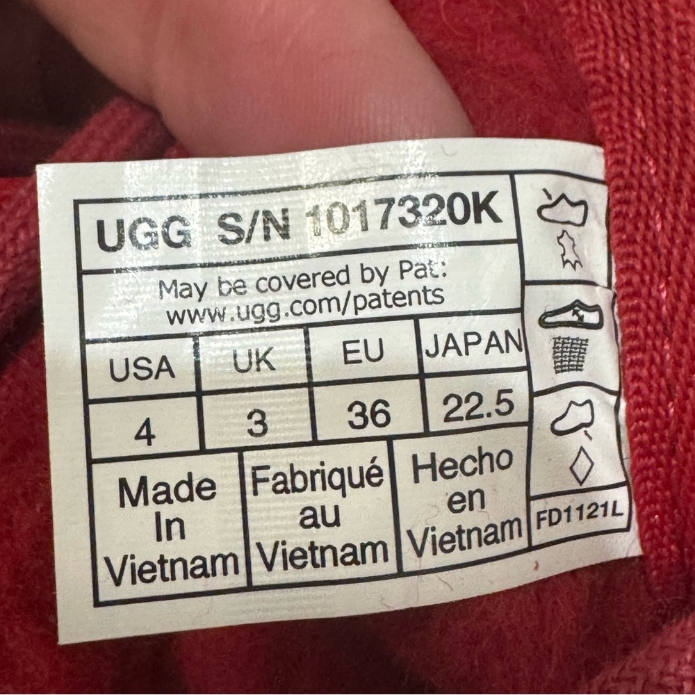 UGG Kids Neumel II Boot size 4- $100 - Picture 9 of 10